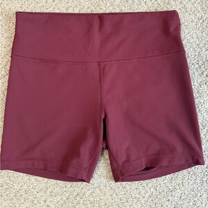 lululemon Wunder Train High-Rise Short 6" in
Red Merlot